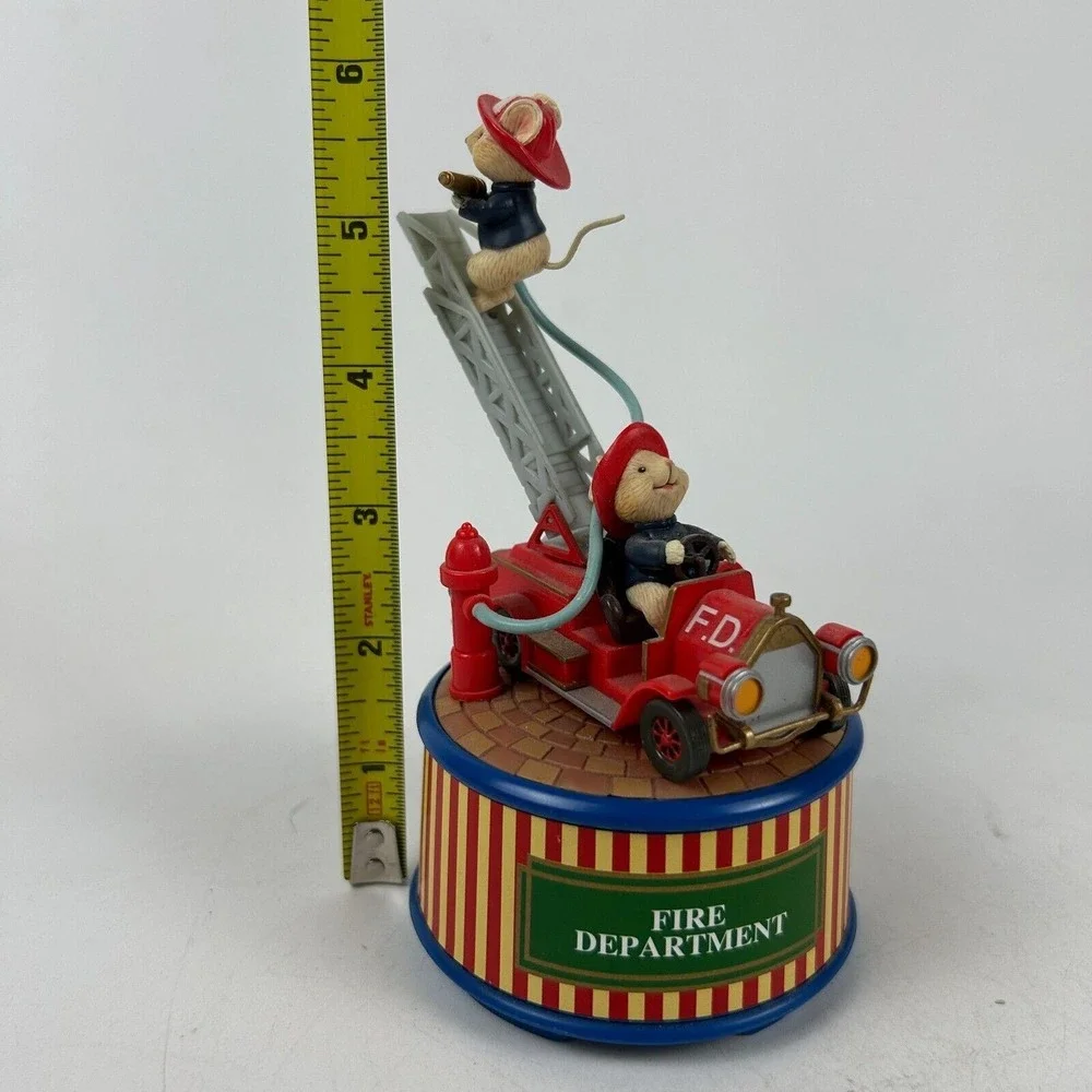 Enesco Mice On Fire Truck Fire Department To the Rescue Mini‎ Action Musical VTG
